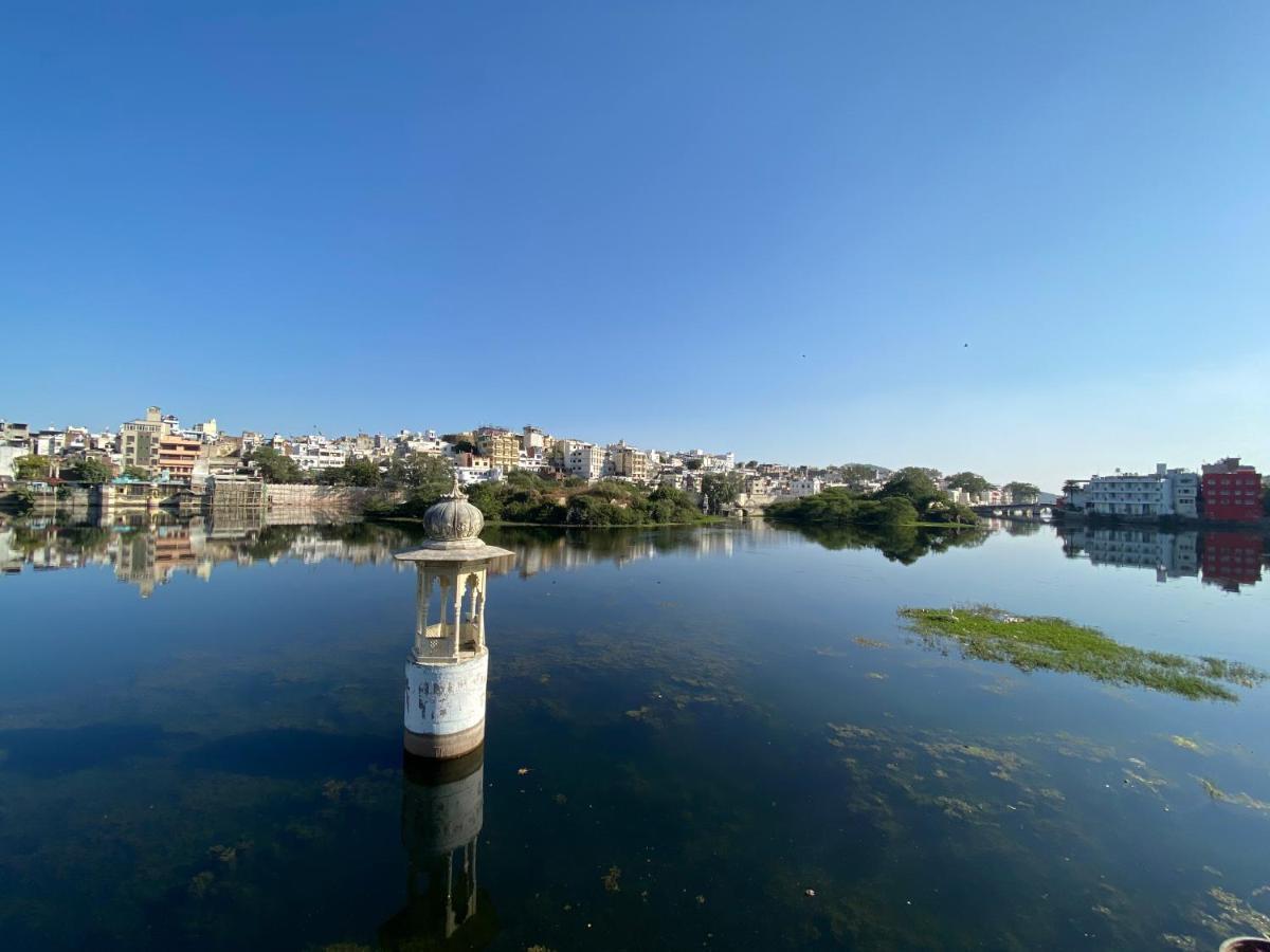 Natural Lake View Hotel Ουνταϊπούρ Εξωτερικό φωτογραφία