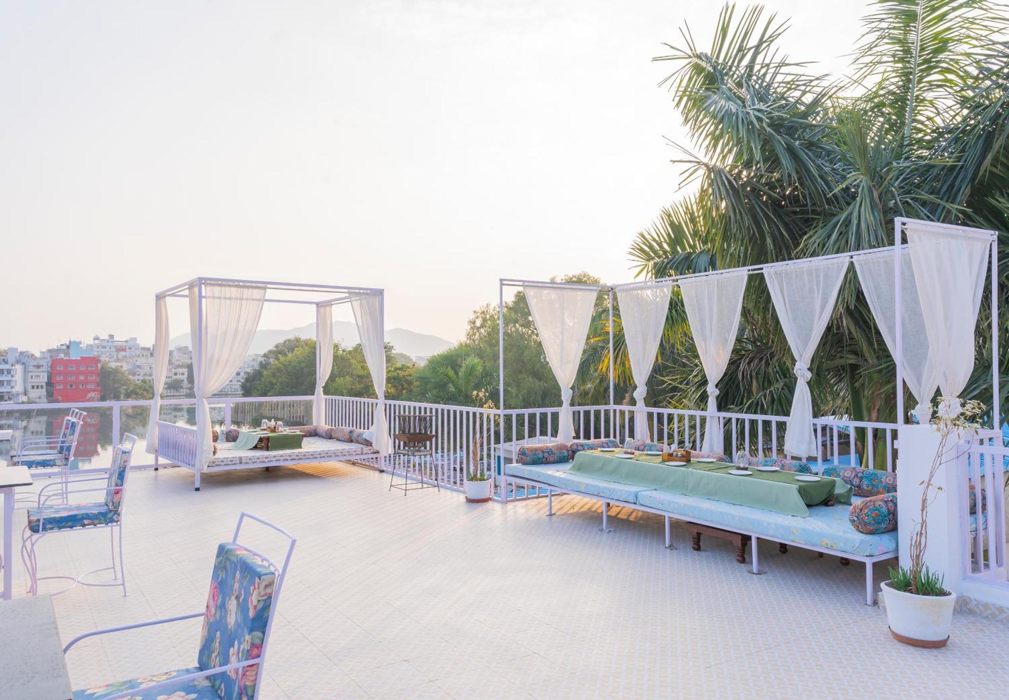 Natural Lake View Hotel Ουνταϊπούρ Εξωτερικό φωτογραφία