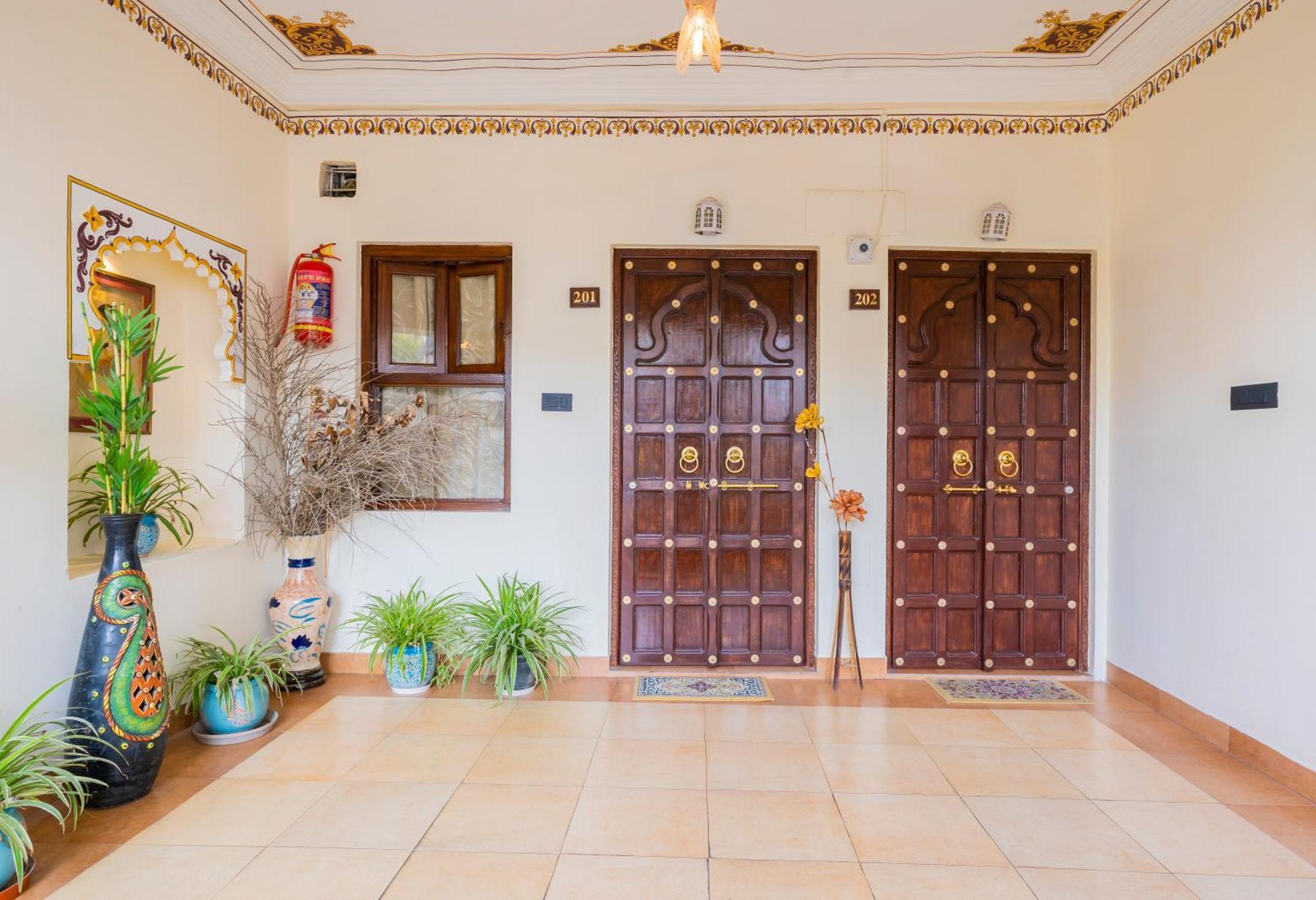 Natural Lake View Hotel Ουνταϊπούρ Εξωτερικό φωτογραφία