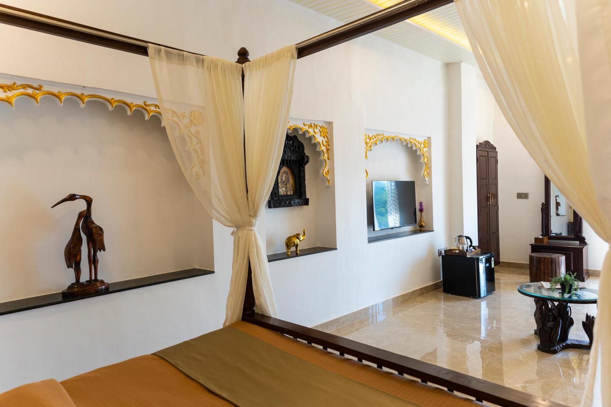 Natural Lake View Hotel Ουνταϊπούρ Εξωτερικό φωτογραφία